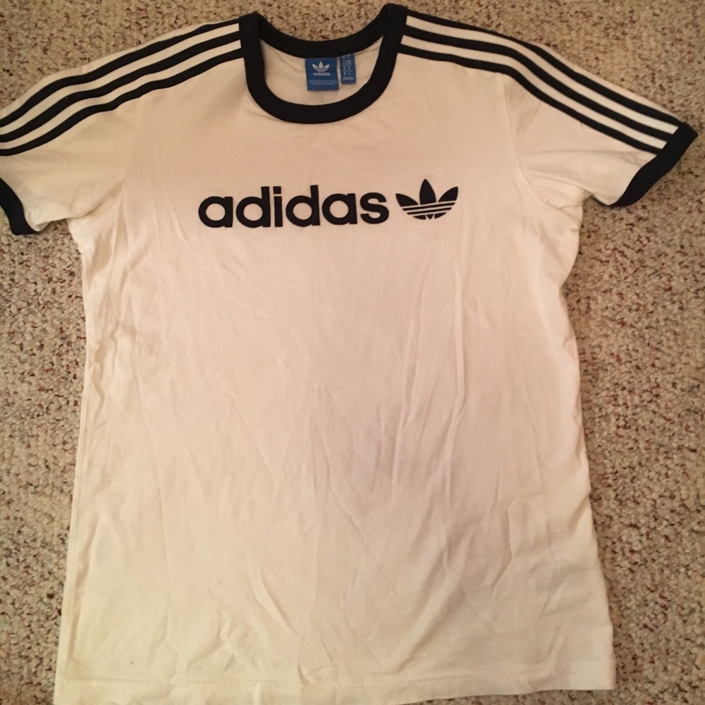 Women’s Adidas Short sleeve fashion top! Worn once